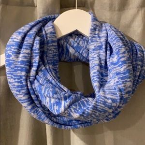 Old Navy blue and white infinity scarf